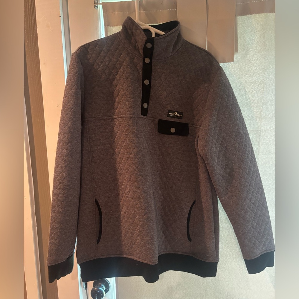 Simply Southern Gray Quilted Pullover with Black Accents- like new - XL